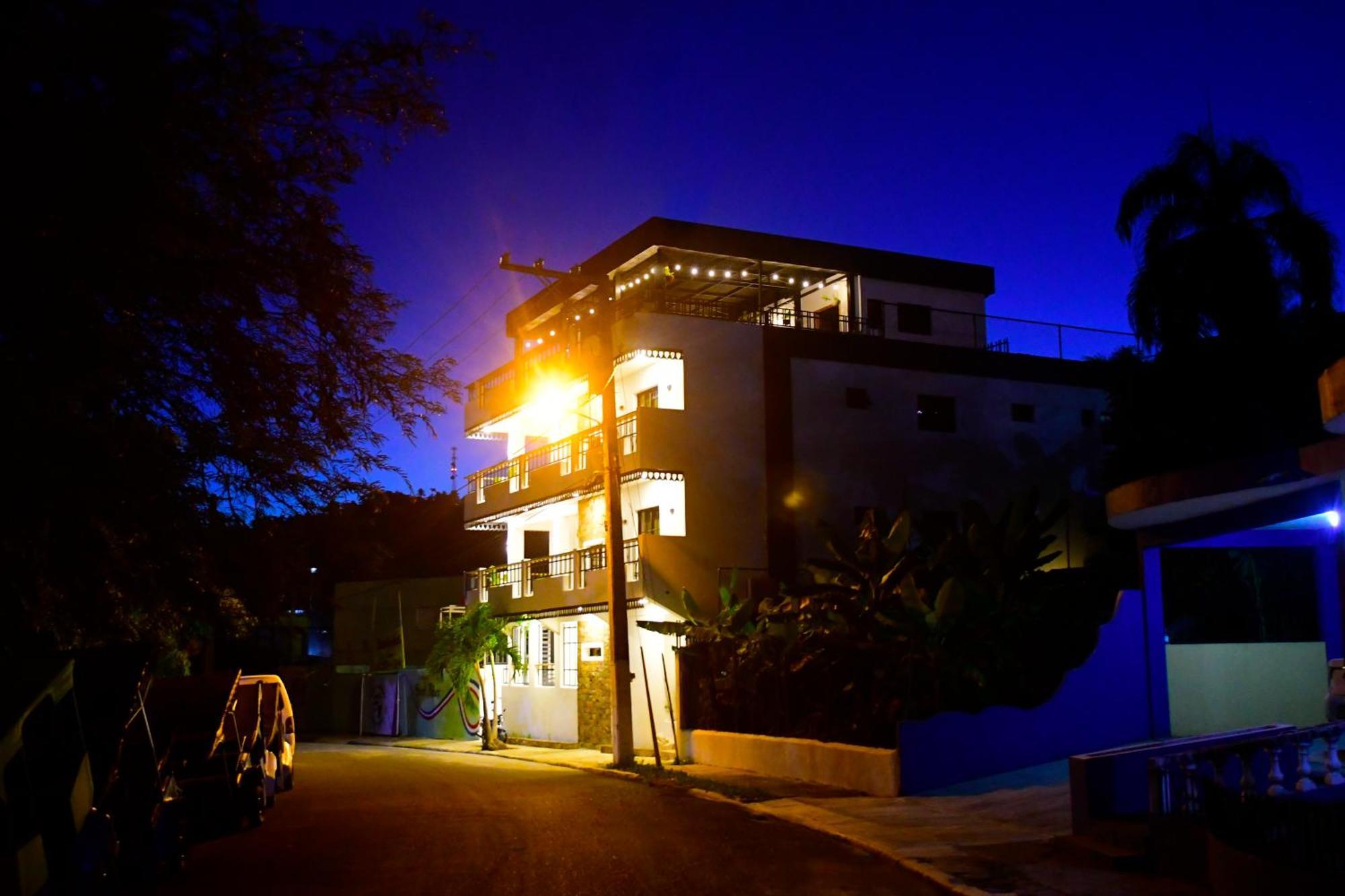 Hostal Marina Samana エクステリア 写真